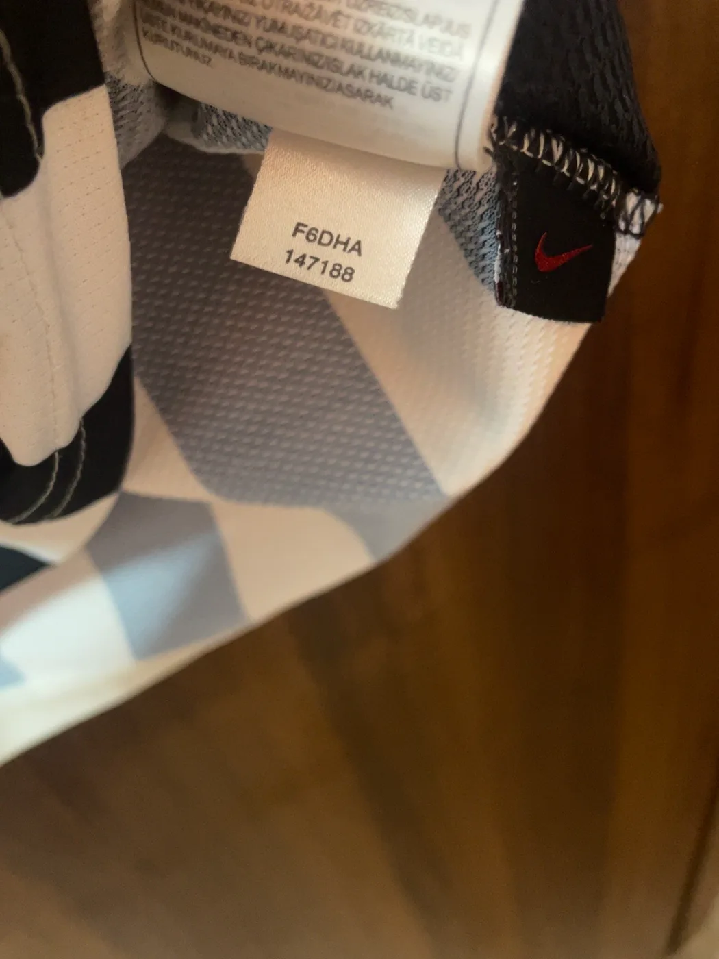 Inner label with product code on a Juventus 2006/07 shirt